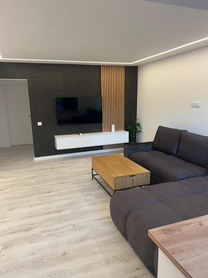 Modern Premium Apartment 1 トゥルゴヴィシュテ エクステリア 写真