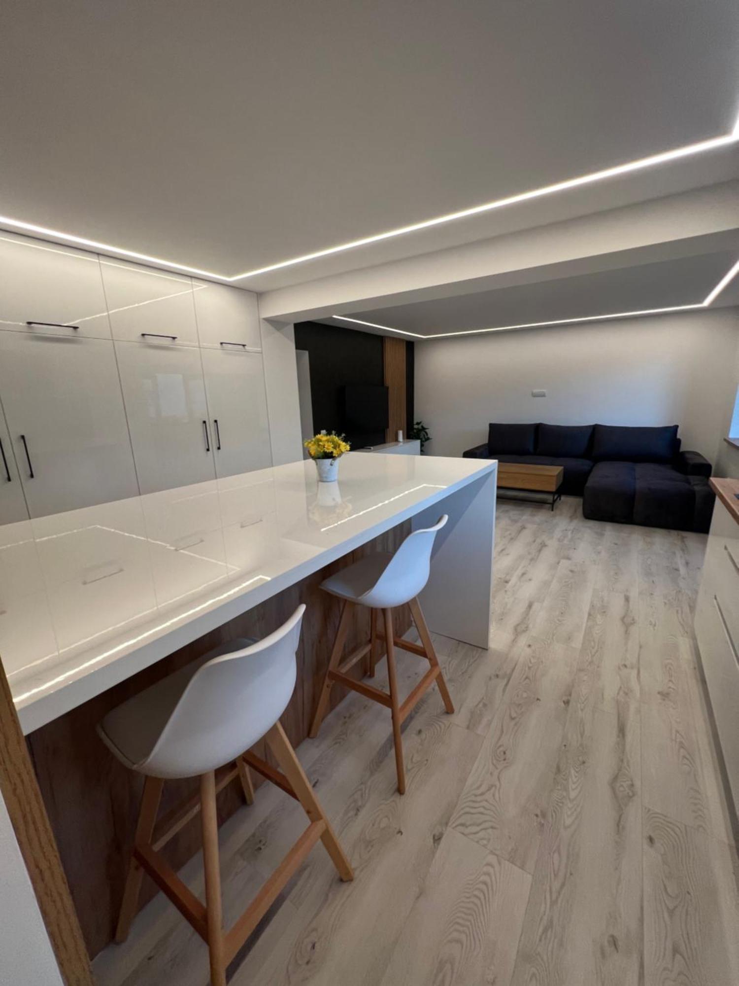 Modern Premium Apartment 1 トゥルゴヴィシュテ エクステリア 写真