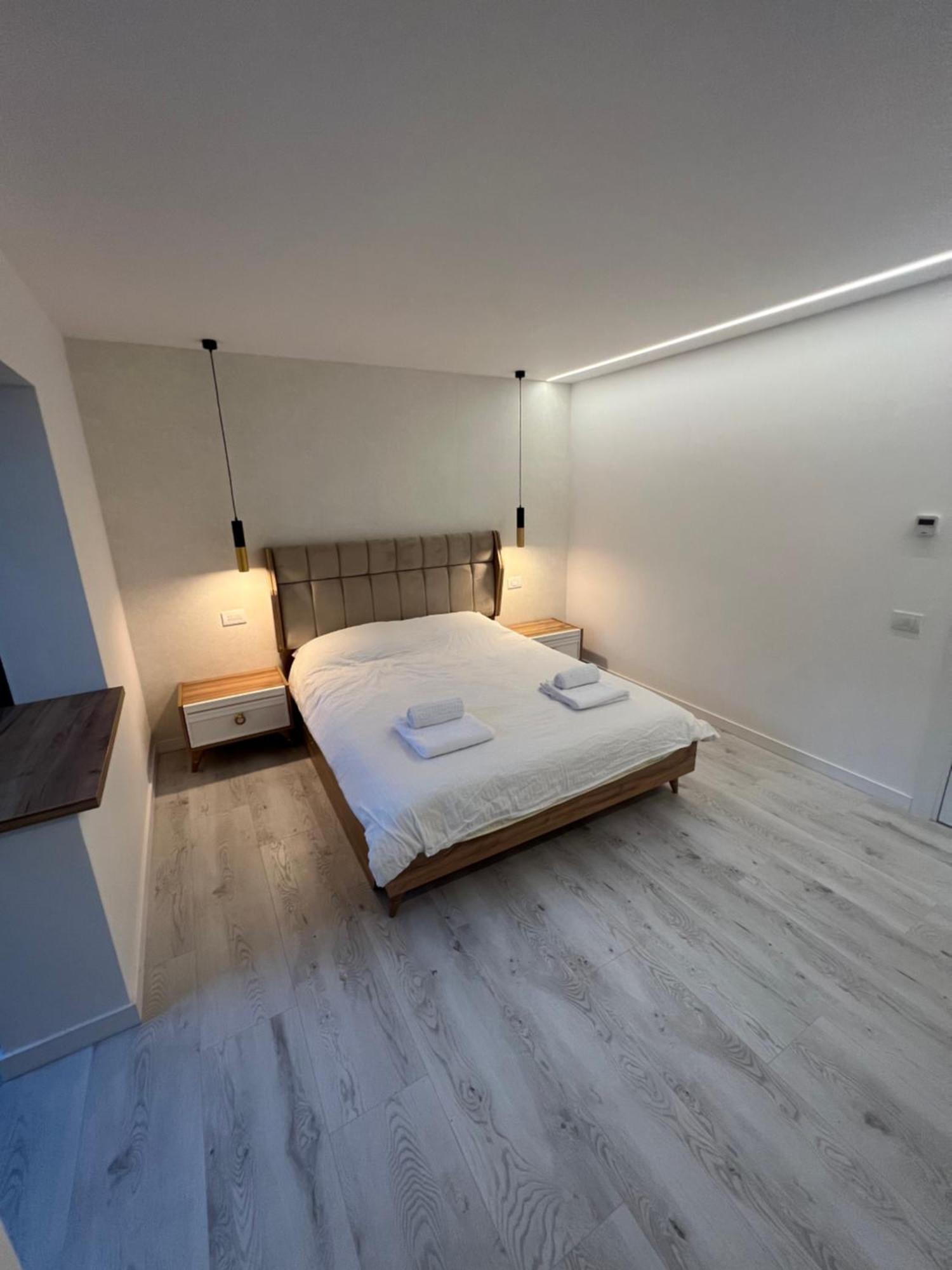 Modern Premium Apartment 1 トゥルゴヴィシュテ エクステリア 写真