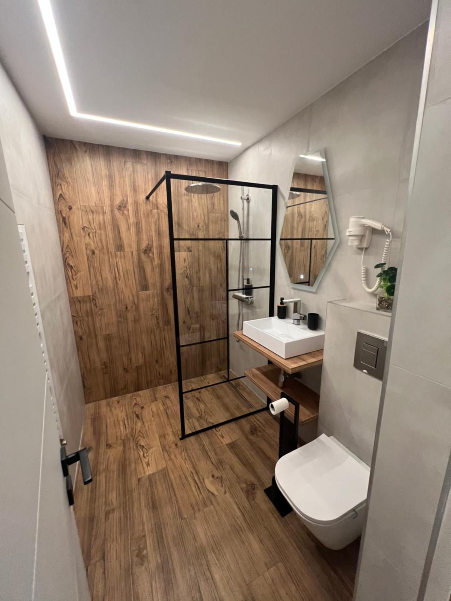 Modern Premium Apartment 1 トゥルゴヴィシュテ エクステリア 写真
